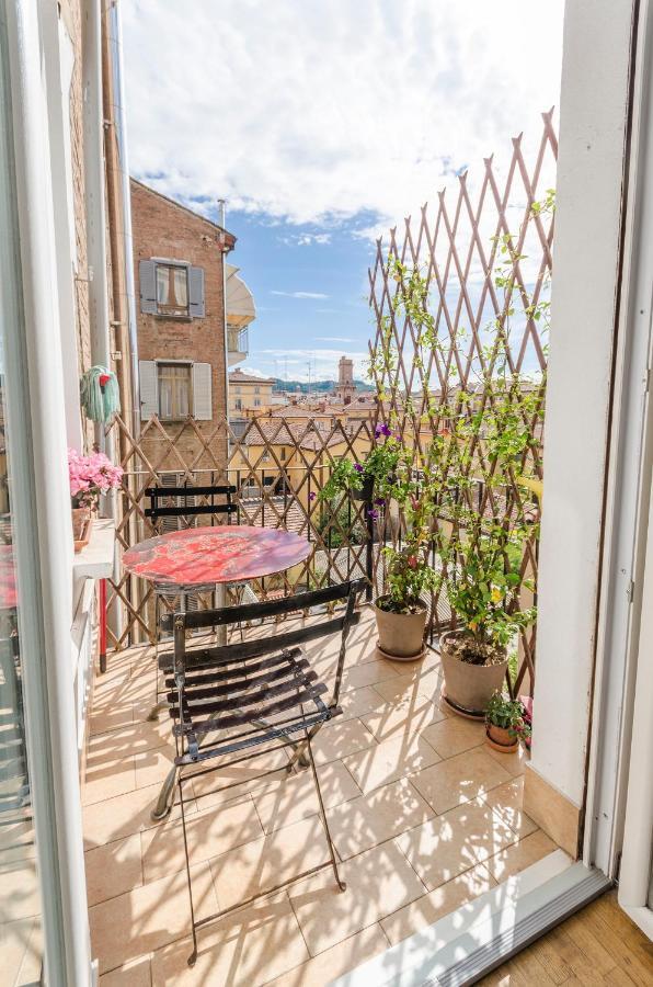 Inner Bo, Terrazzino Vista Tetti In Centro Storico Болонья Екстер'єр фото